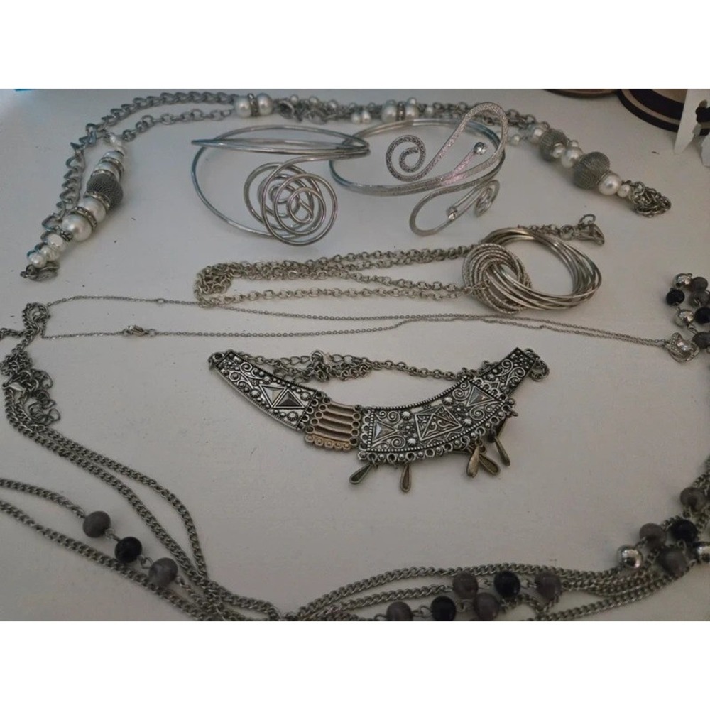 Lot of jewelry‎